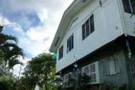 Bangunan The Blue Apartelle