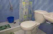 Toilet Kamar 6 The Blue Apartelle