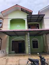 Exterior 4 Villa Gunung Mas