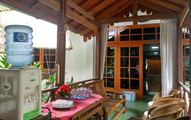  Cozy Room in Jalan Kaliurang at Joglo Agung Homestay Jogja - 
