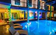 Kolam Renang 2 Eloisa Royal Suites