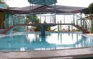 Hồ bơi 4 Emerald Hillside Resort