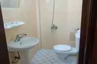 Toilet Kamar Cat Ba Plaza Hotel