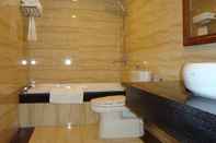 Toilet Kamar Duy Anh Hotel