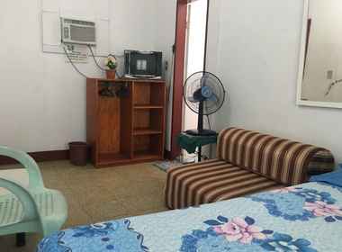 REDDOORZ HOSTEL @ MONALIZA SURF RESORT - Prices & Guest house Reviews (San  Juan, Philippines)