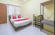 Kamar Tidur 4 OYO 471 Sunshine Apartment