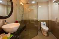 In-room Bathroom Hue Serene Palace Hotel