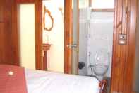 In-room Bathroom Wood House Pattaya