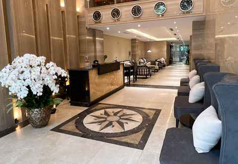 Lobby Skylark Hotel