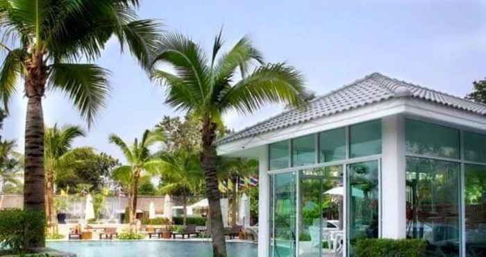 สระว่ายน้ำ Evergreen Pattaya Serviced Residences