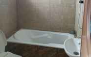 Toilet Kamar 7 Comfort Room at Batam Center (LL1)