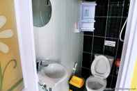 Toilet Kamar Sea14 Resort 