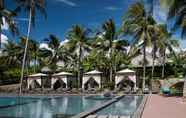 Kolam Renang 7 Aroma Beach Resort & Spa