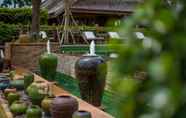 สระว่ายน้ำ 5 Baan Baitan Resort