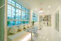 บาร์ คาเฟ่ และเลานจ์ De Hug Hotel and Residence (SHA Extra Plus)