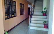 Lobi 4 Avenue 5 Hotel