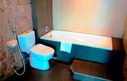 In-room Bathroom 7 Ayola Sentosa Palembang