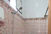 In-room Bathroom Affordable Room at Kubu Darling Legian