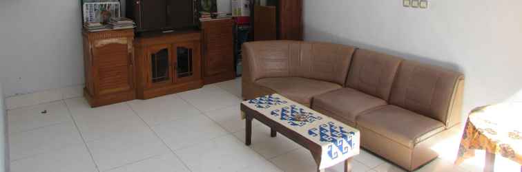 Lobi Affordable Room at Kubu Darling Legian