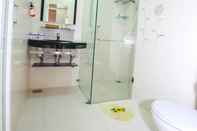 In-room Bathroom Hong Tam Hotel Dalat