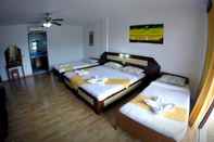 Kamar Tidur Harmony Hotel