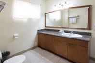 In-room Bathroom Sta. Barbara Suites