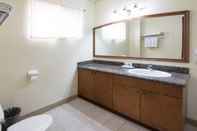 Toilet Kamar Sta. Barbara Suites