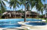 Kolam Renang 7 Dream Native Resort