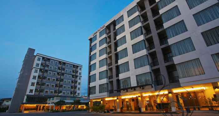 Luar Bangunan Leenova Hotel