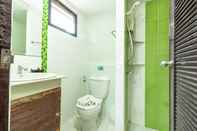 Toilet Kamar Grannylla Charoenkrung 