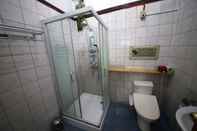 Toilet Kamar Dee Guesthouse 