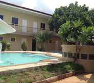 Swimming Pool 7 OYO 725 Richdel Resort Hotel