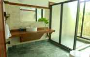 In-room Bathroom 3 Villa Formosa