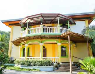 Bangunan 2 Villa Emilia Pension House