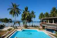 Kolam Renang Deep Blue Dive Resort