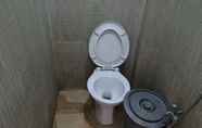 Toilet Kamar 6 Single Economic Room at Legenda Malaka (YT3)