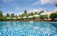 Swimming Pool 3 Elwood Premier Resort Phu Quoc