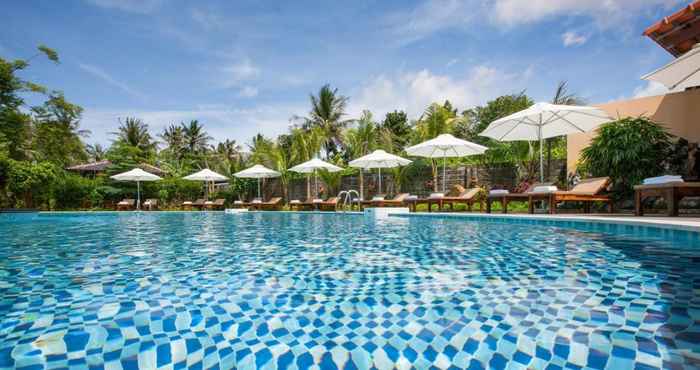 Hồ bơi Elwood Premier Resort Phu Quoc