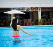 Swimming Pool 6 Rex Hotel