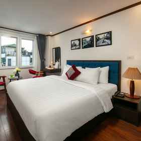 Bedroom 1 Silk Flower Hotel, Hotel Cong Caphe