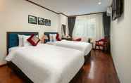 Bedroom 5 Silk Flower Hotel