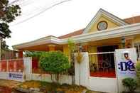 Bangunan Dee Guesthouse - White Sands