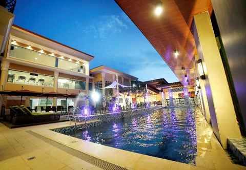 Swimming Pool Villa Caceres Hotel