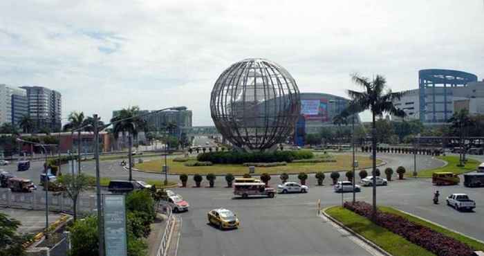 Atraksi di Area Sekitar Luz Place at Shell Residences