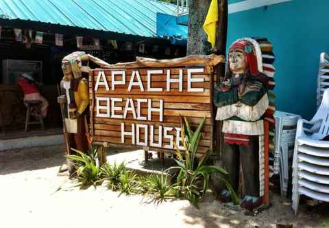 Lobby Apache Beach House