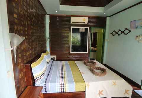 Bedroom Tara Inn Phi Phi