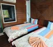 Bedroom 3 Tara Inn Phi Phi