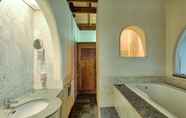 Toilet Kamar 6 Seavibes