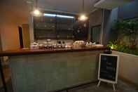 Bar, Kafe dan Lounge Naraya House