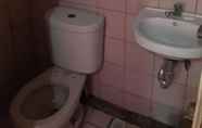 Toilet Kamar 3 A & E Lodge